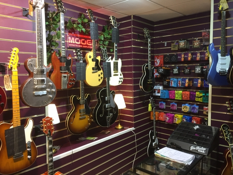 ligning Kortfattet Blinke The Little Guitar Shop | Welcome